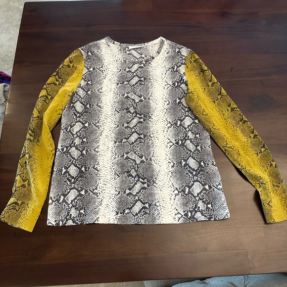 EQUIPMENT
Snakeskin Print Silk Slim Fit Shirt (21) - Picture 7 of 9